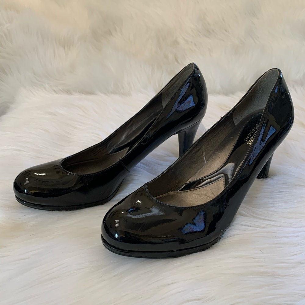 Naturalizer black patent leather heels Size 9